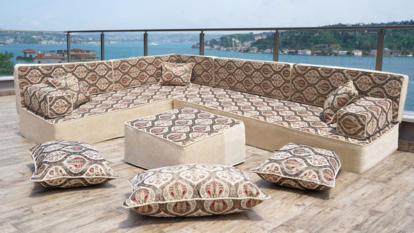 Traditional Corner Arabic