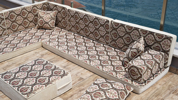 Traditional Corner Arabic
