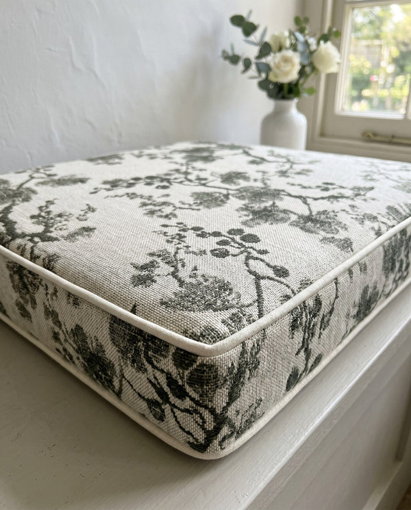 Custom Window Seat Cushion with Piping, Made-to-Measure Bay Window Bench Cushion, Banquette Booth Bench Seat Pad, Readin